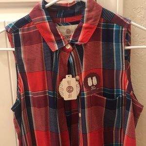 Plaid sleeveless shirt